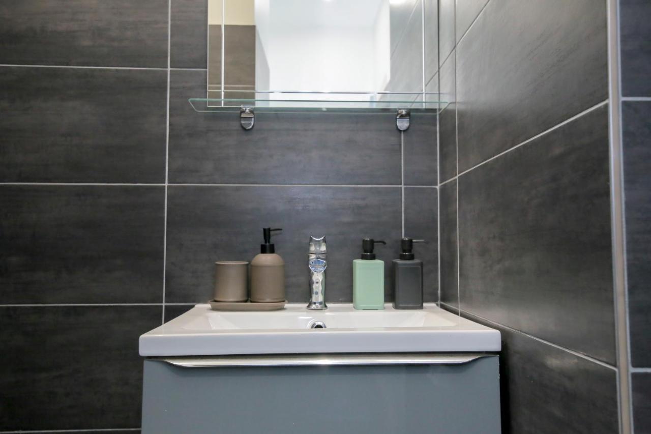 サン・テティエンヌL'Industriel, T2 Hypercentre Chic Et Cosy, Wifi Par Sovalfiアパートメント エクステリア 写真